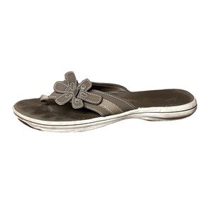 Clarks Floral Thong Sandals Womens 8 Taupe Comfort Flip Flop Casual Beach